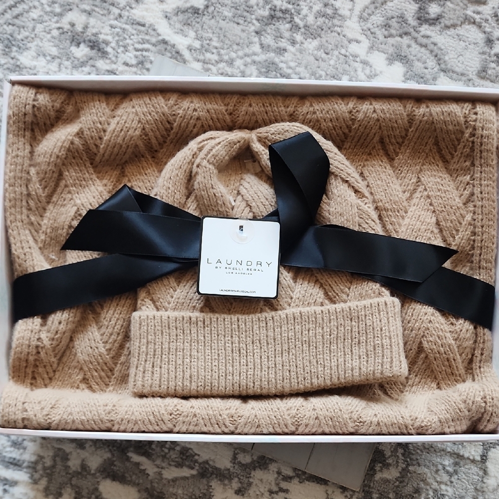 Laundry By Shelli Segal Beige Knit Set